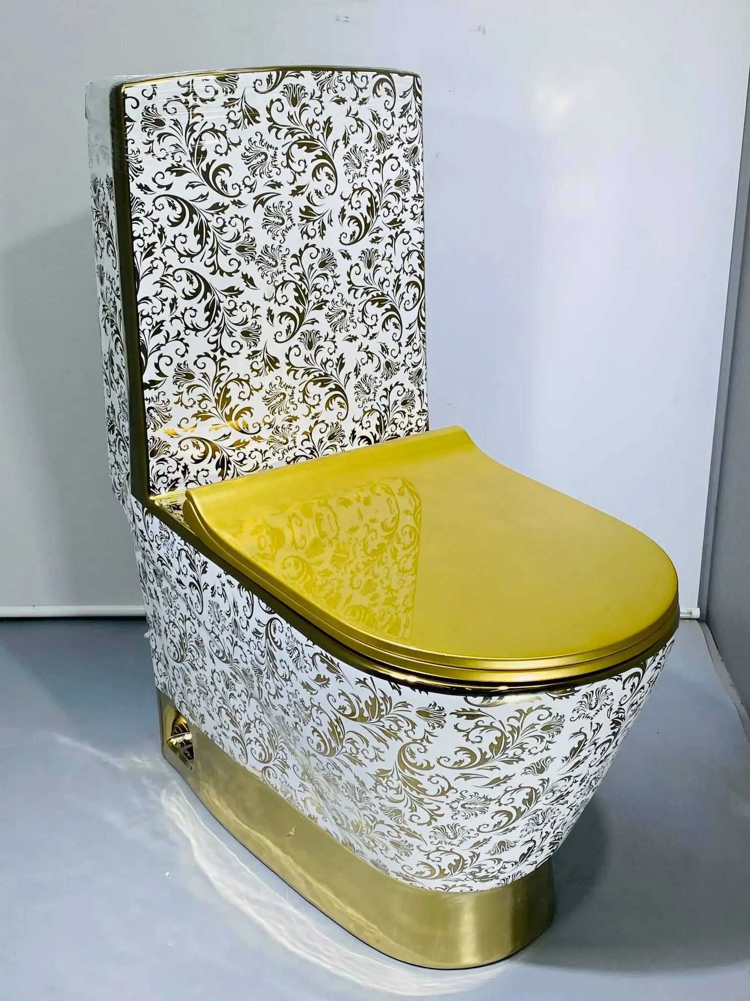Good Quality Luxury Golden sanitary ware one-piece luxury colored bathroom toilet gold washdown WC ceramic