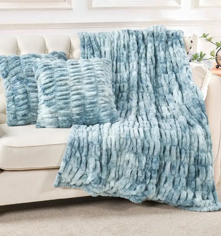Jacia_Faux_Fur_Throw_(1).jpg