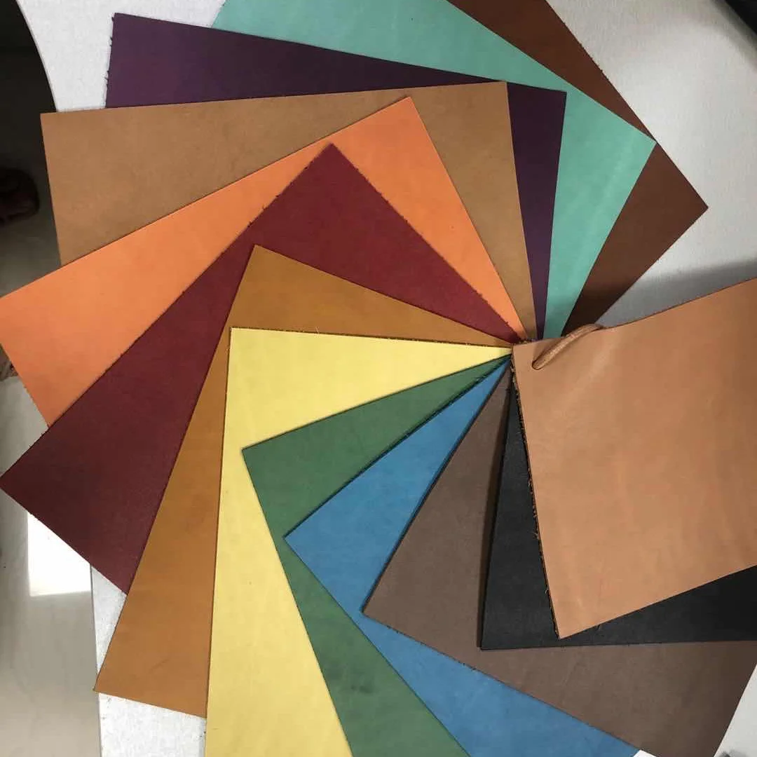 High Quality Vintage Handmade Customized Genuine Leather Belt Keychain Dog Collar Craft Product Vegetable Tanned Saddle Leather