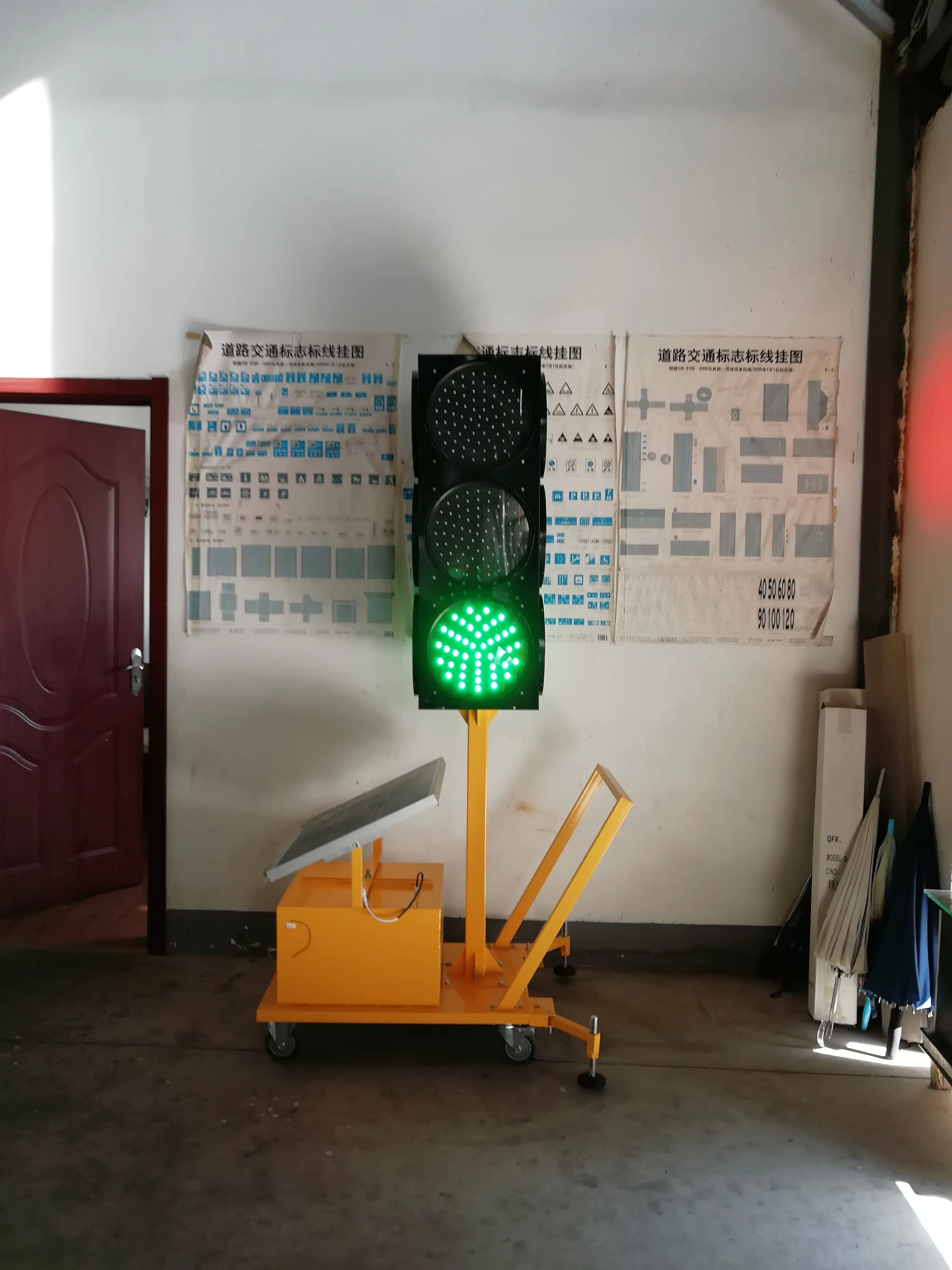 200mm&300mm solar portable LED traffic light equipment