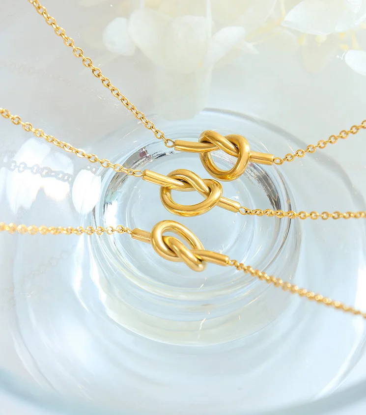 Stainless Steel Knot Heart Pendant Necklace Heart Shape Collarbone Chain Heart Pendant Fashion Jewelry Necklaces for Women
