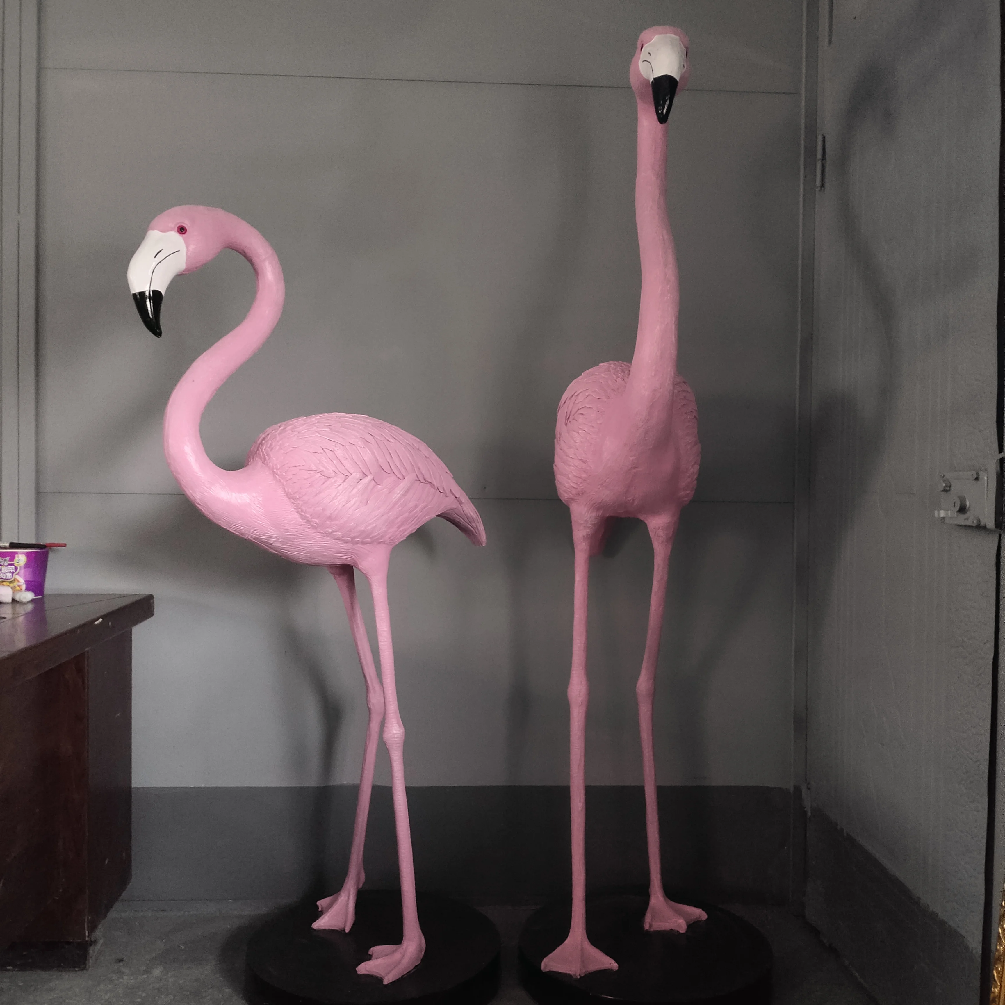 Custom Window Display Artificial Fiberglass Flamingo for Store Window Decoration Visual Decoration Animal Sculpture