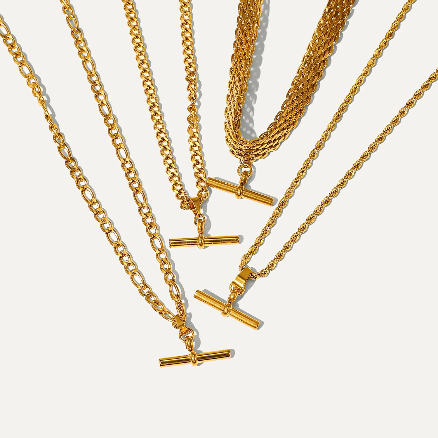 Fashionable T-Bar Pendant Stainless Steel 18K Gold Plated Figaro Cuban Chain Necklace for Women
