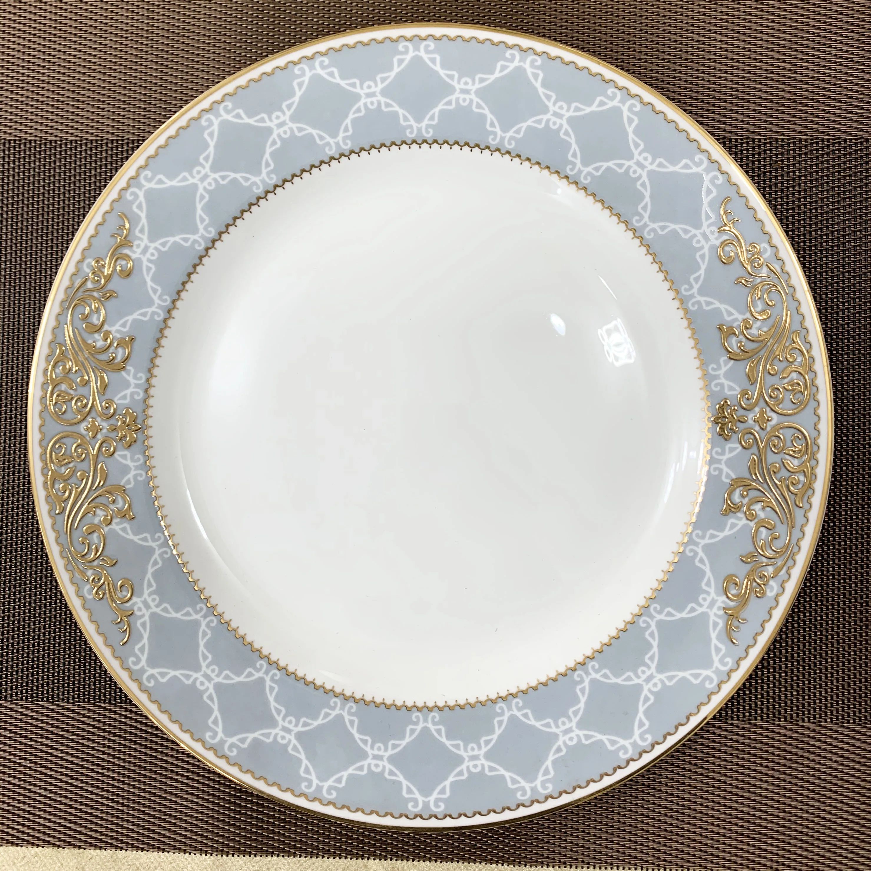 Cheap price white porcelain bone china ceramic dinner plate tableware western plates tray for hotel restaurant party home office