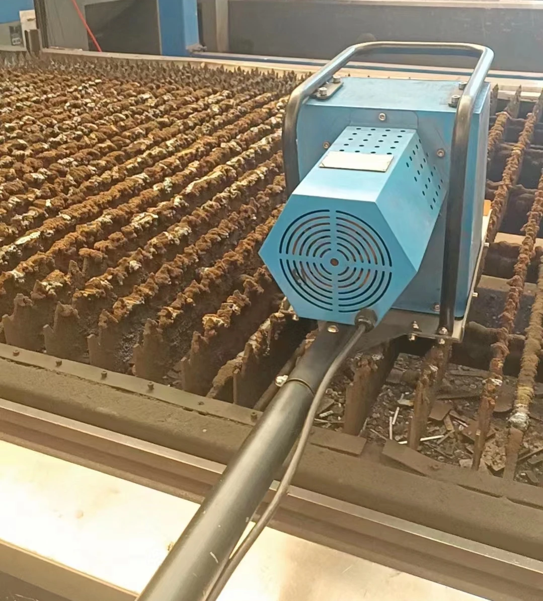 Hot Sale Manual Portable Fiber Laser Cutting Table Slat Cleaner Slag Removal Machine Slag Cleaning Equipment