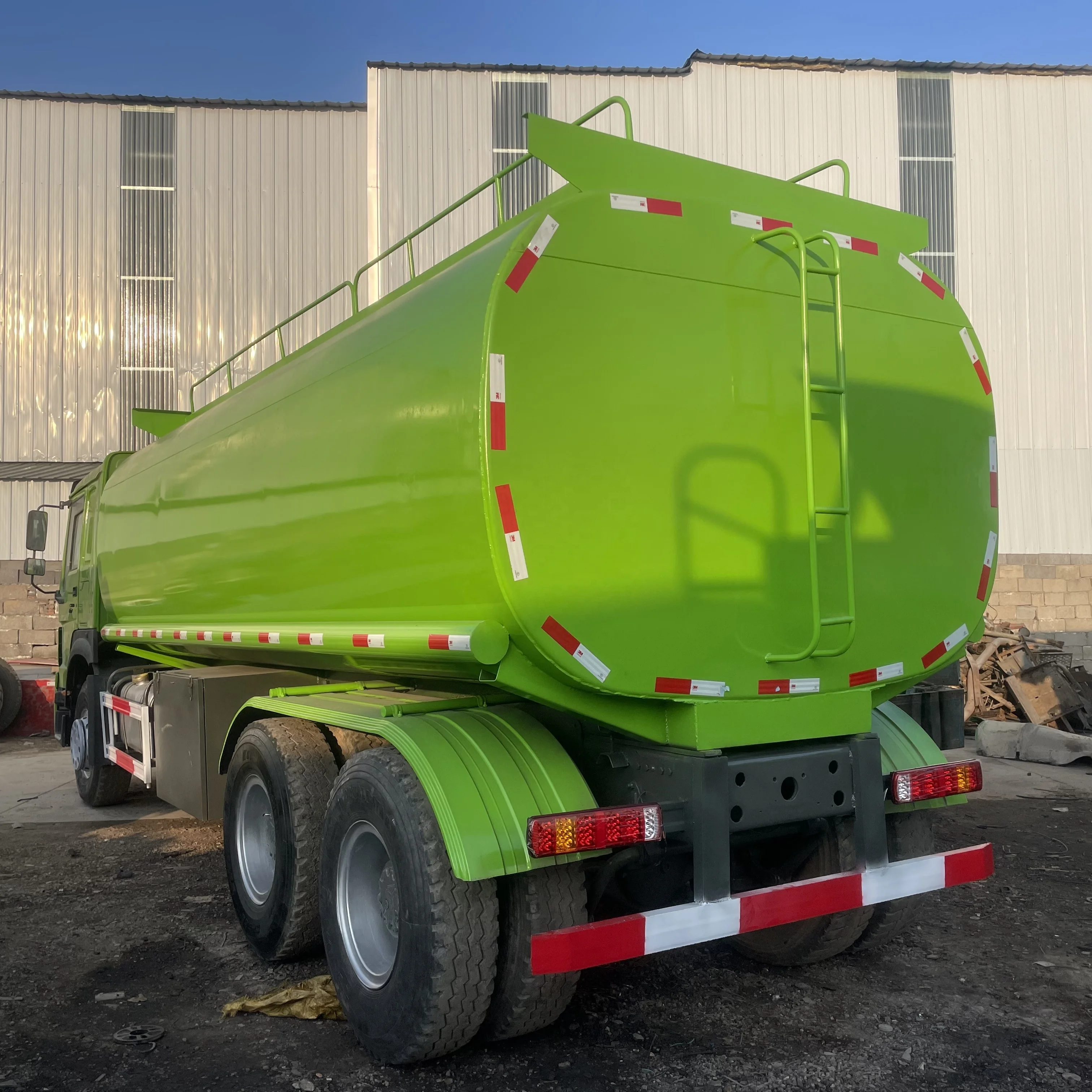 HOWO 7 6X4 375HP 25000L 10wheeler Used 25cbm Fuel Tanker Truck