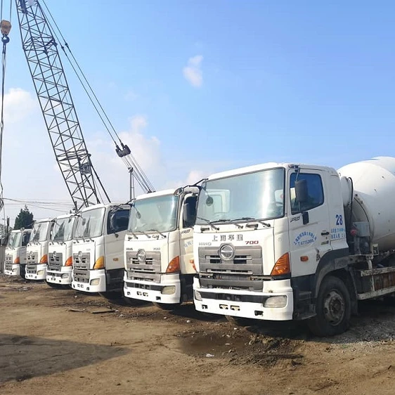 Б/у Бетономешалка HINO хорошего качества и со значительным
