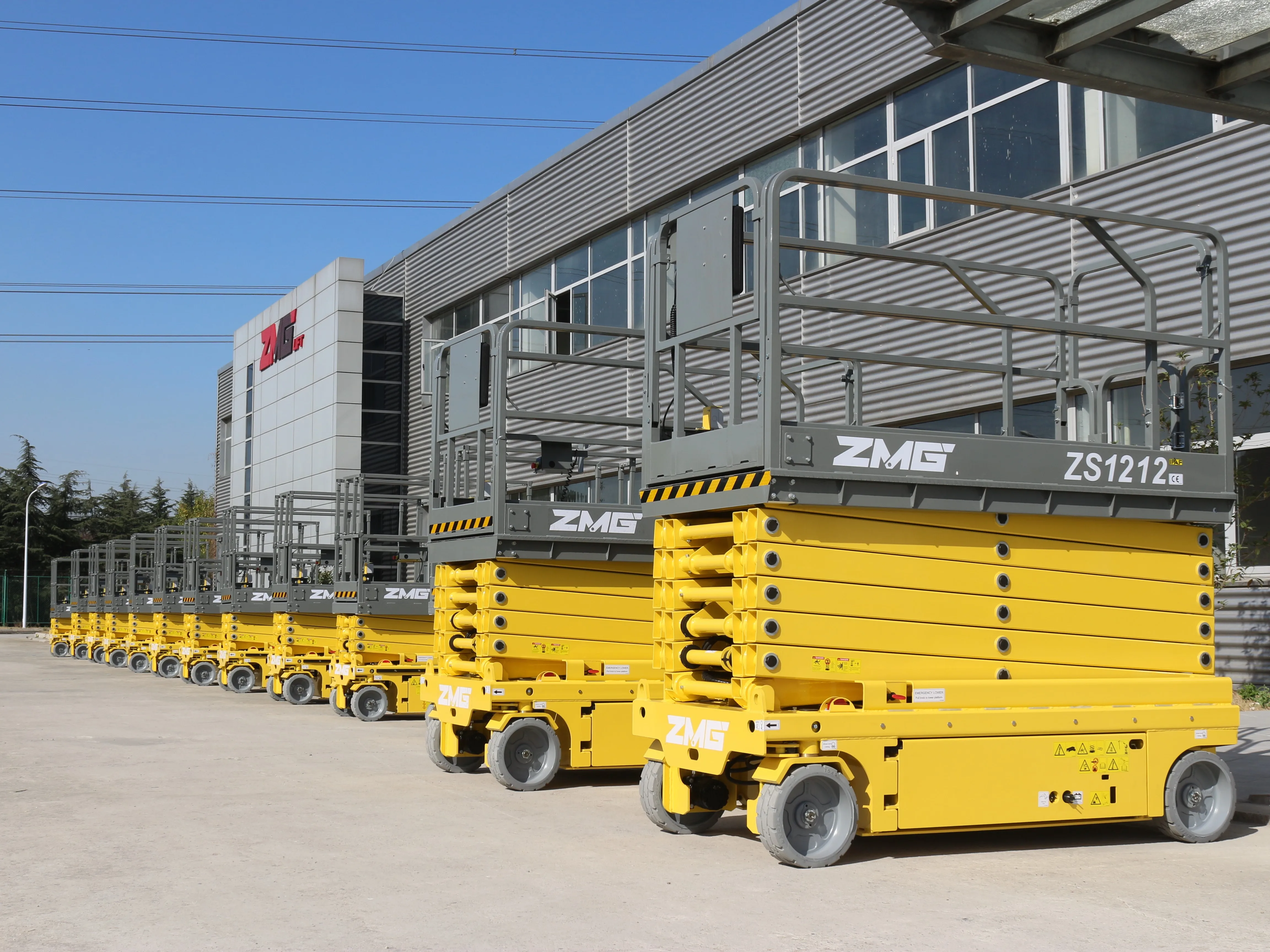 China Manufacture Royal 320Kg 14 Meters Electric Scissor Lift, Factory Price Indoor Hydraulic Scissor Lifts Platform
