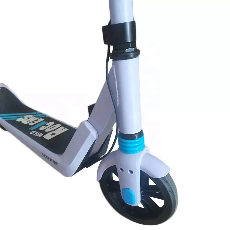 2023 China New design 2.5 AH Battery with flashing wheel Electric Children Scooter 130w Unisex Kids Electric Scooter