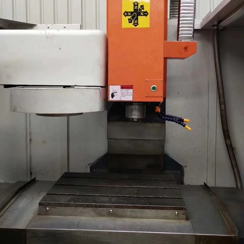 Used JOINT VMC-650P Mold processing center 3 axis cnc milling machine