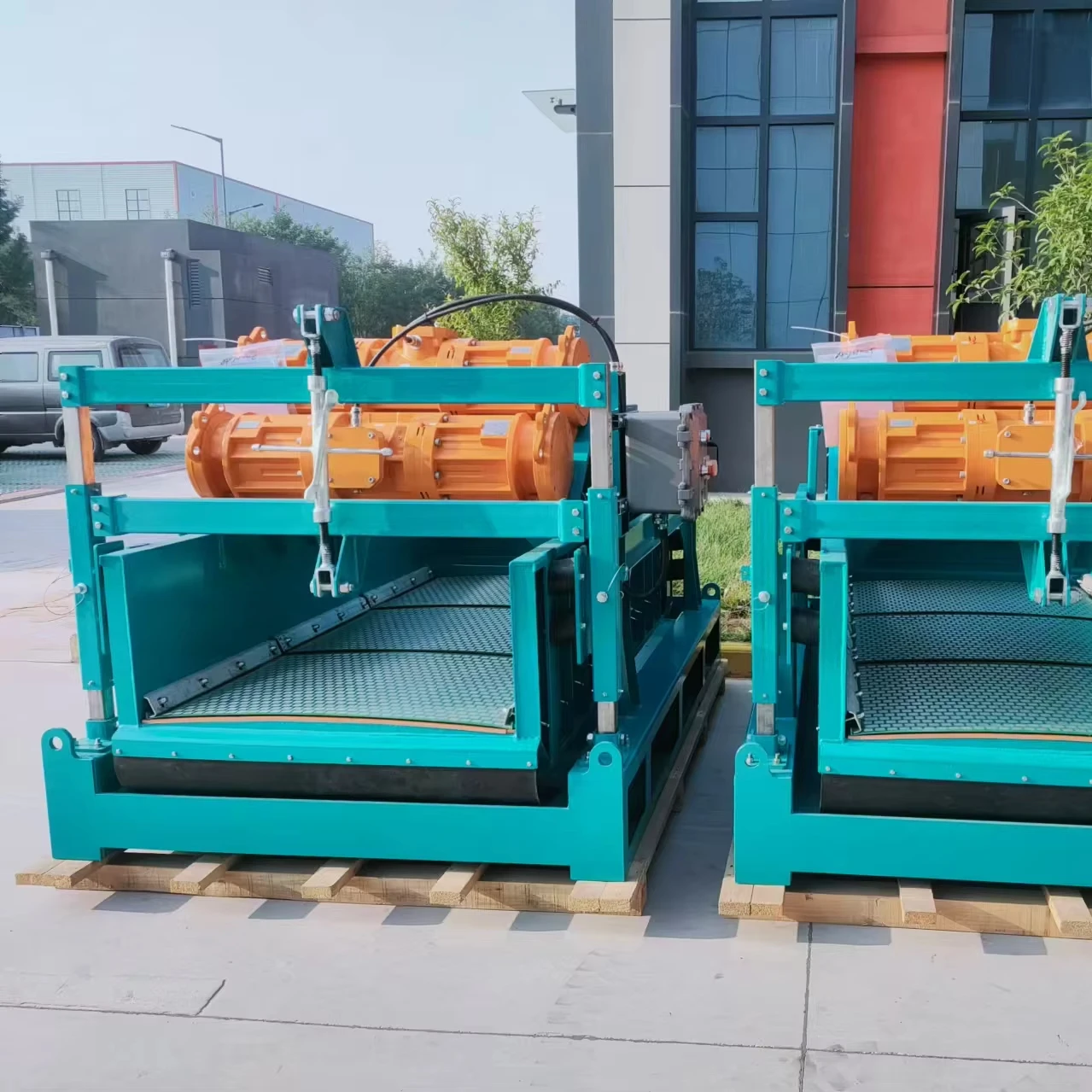 Сланцевый шейкер с сертификатом API для контроля твердых частиц на месторождении двигателем активной зоны и компонентами насоса ресторанной промышленности