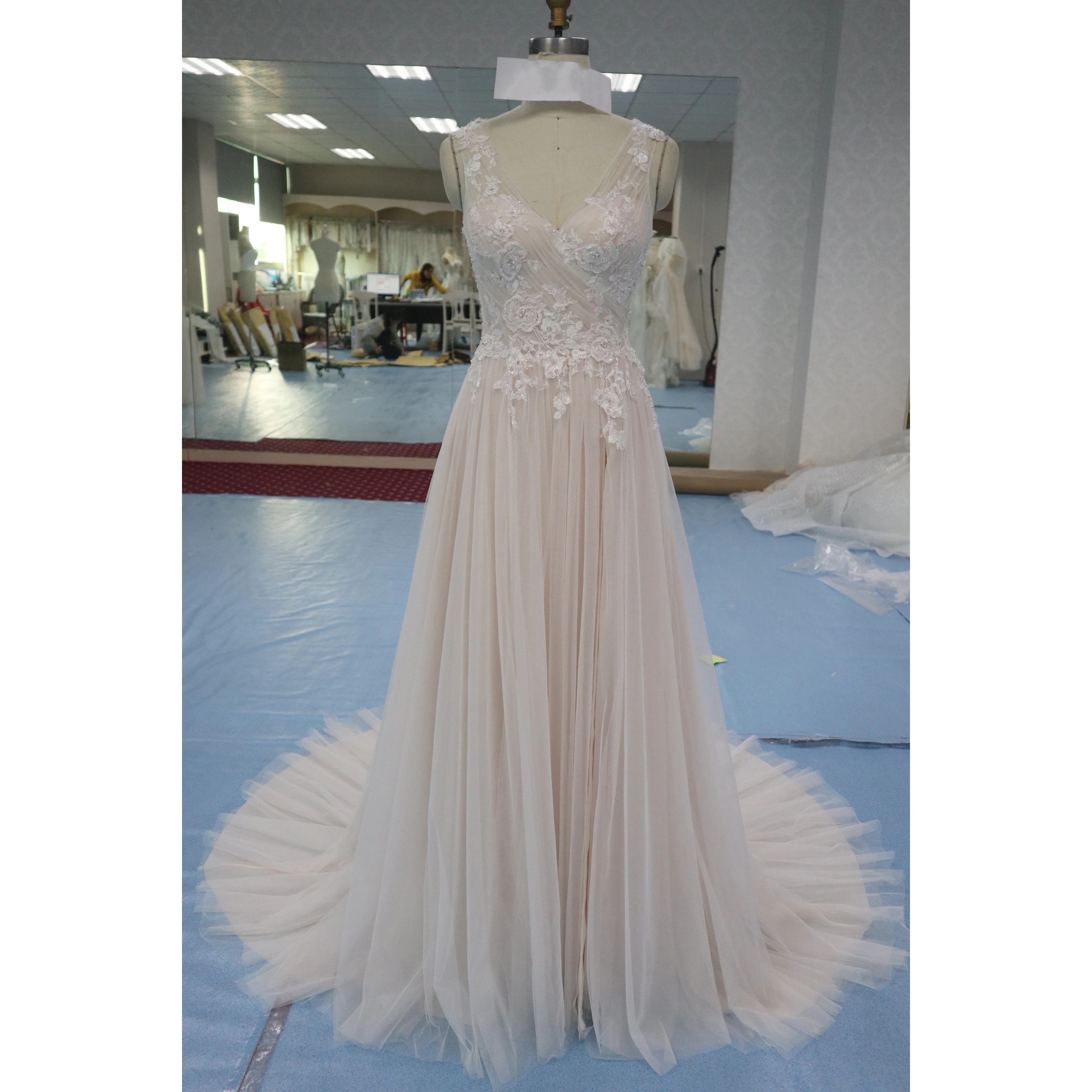 bridal dress sequin wedding dress luxury beaded bridal gown lace tail luxury beads wedding dress