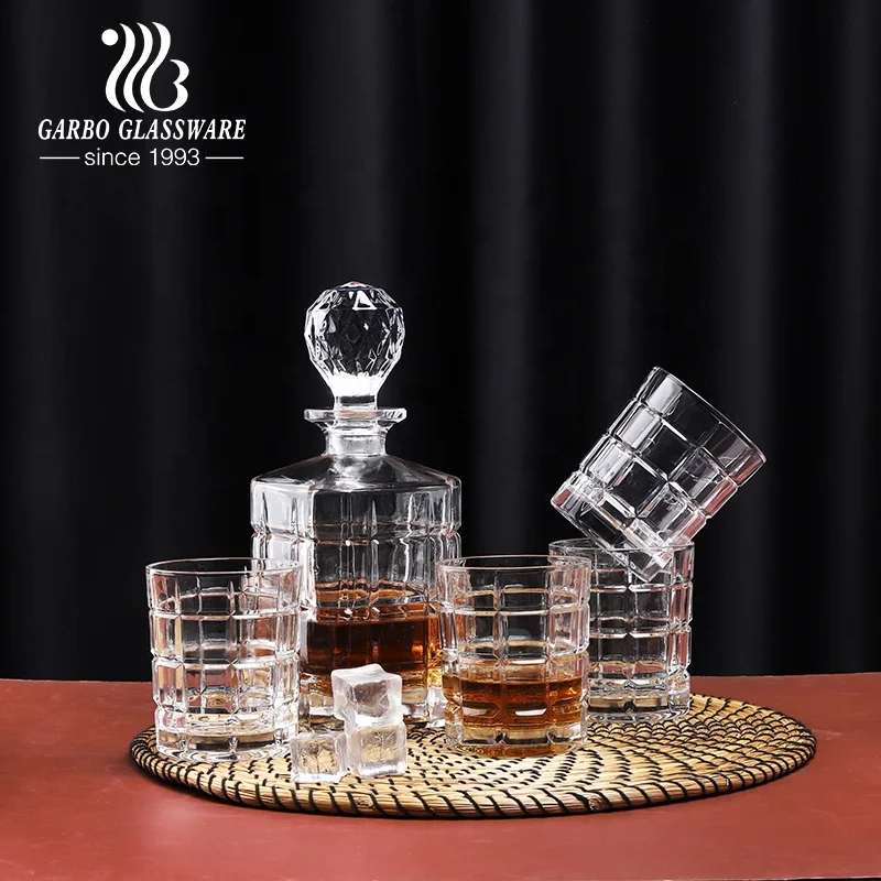 Wholesale unique embossed design diamond design rocking royal crystal whiskey glass decanter with stainless steel tray