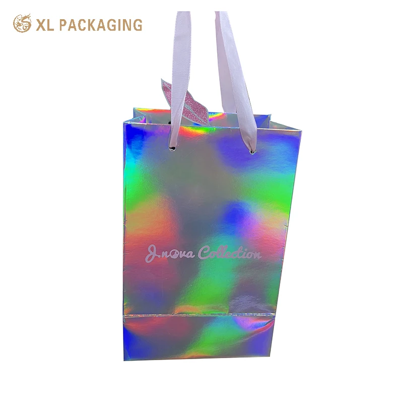 Free Sample Wholesale Custom Logo Kraft Gift Craft Shopping Paper Bag Luxury  Silver Cardboard Art Paper Gift Bag
