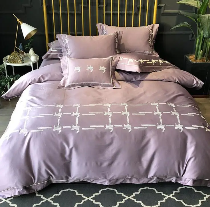 Luxury Pima Cotton 4 Piece Simple Embroidered Golden Color Duvet Cover Set Bed Sheet for Home Hotel