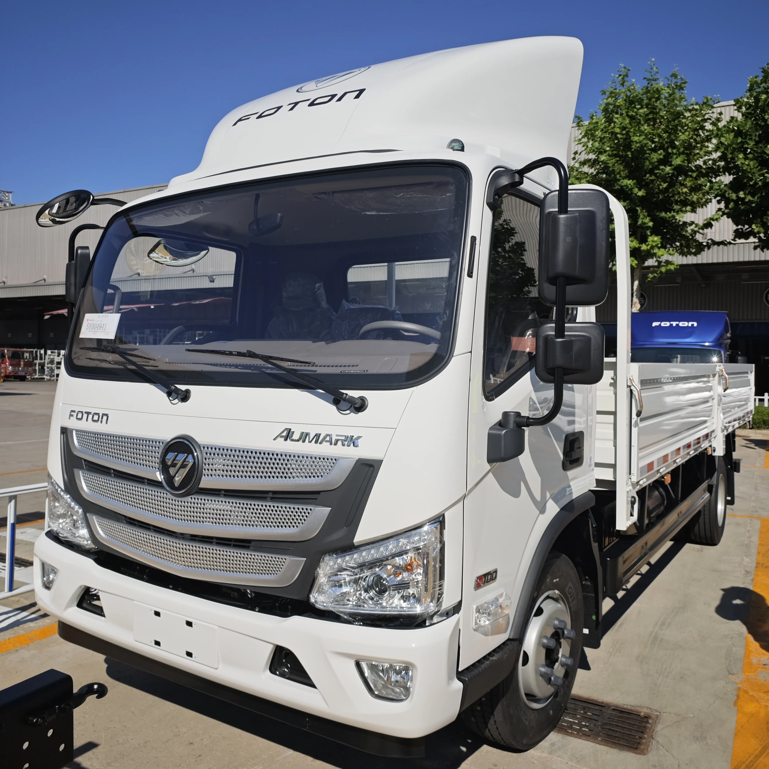 Brand New Cargo Truck 4X4 4X2 Driving Foton Aumark Box Truck  2 Ton 3 Ton 5 Ton Light Cargo Truck