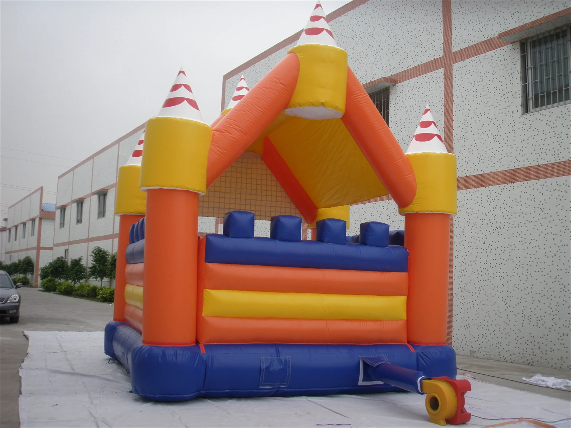 Small Inflatable Indoor Body Bouncer With High Quality Bounce House For Kids