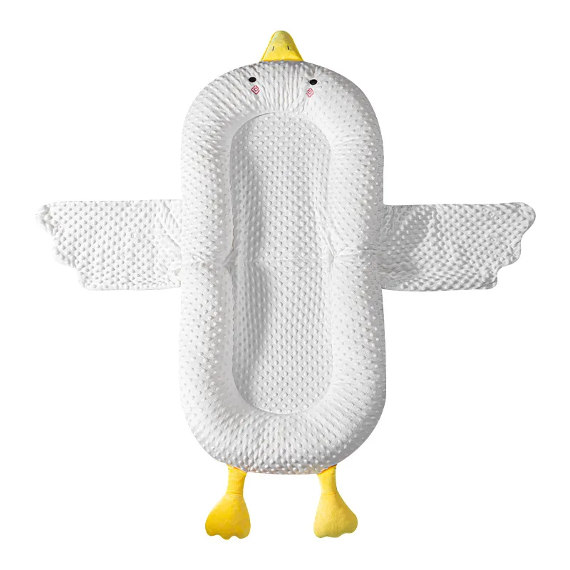 Comfortable soft Newborn Sleeping Indoor Kids Nest Portable Nursing Polyester Baby Lounger For Newborn