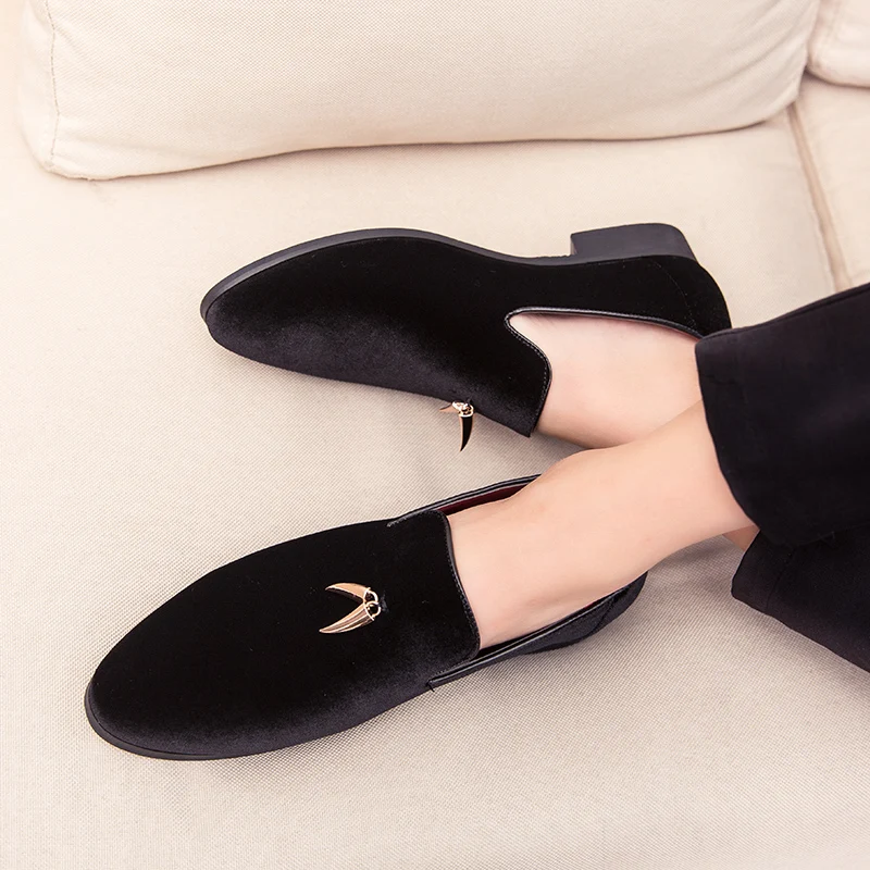 Luxury Men Loafers Shoes Slip On Moccasins Casual Shoe Man Party Wedding Flats Mens Red Bottoms Zapatos Hombre Formal Shoes