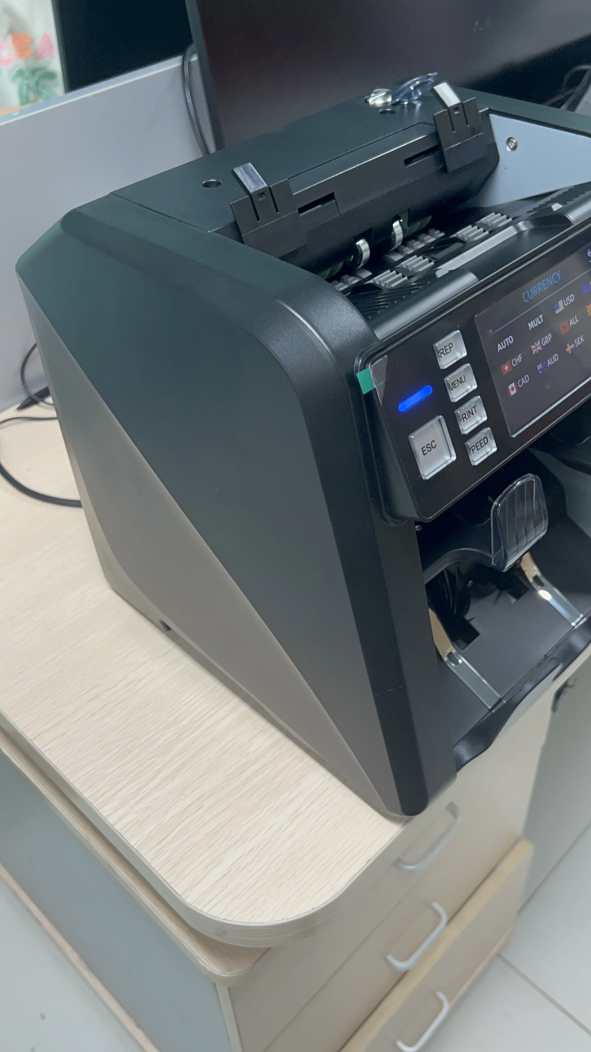 WT-952A касание экрана смешанной валюты стоимость двух карманных банкнот счетчик счетов для сортировки