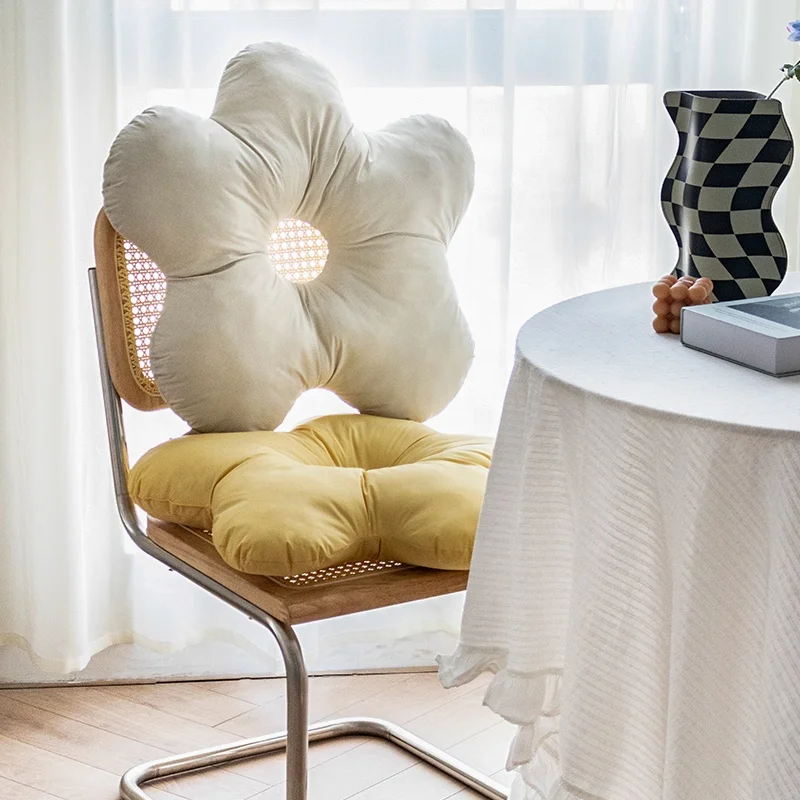 2022 New Arrivals Customizable High Quality Modern Style Designer Cushion Kids Room Sofa Decor Flower Decorative Seat Cushions