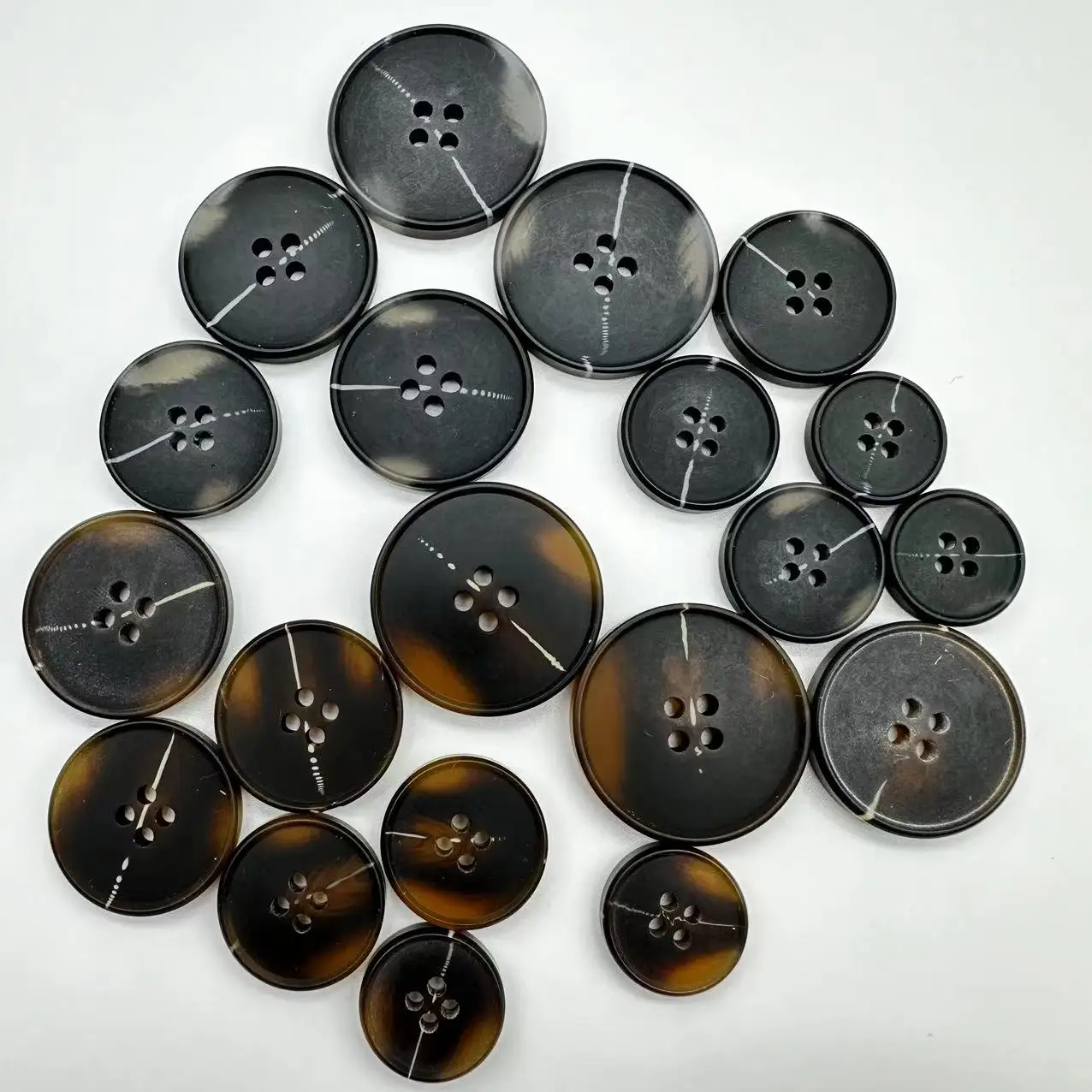 Hot Saling Resin Plastic Buttons 4 holes Round Button for Craft Sewing Clothing Coat T-Shirt DIY Accessory