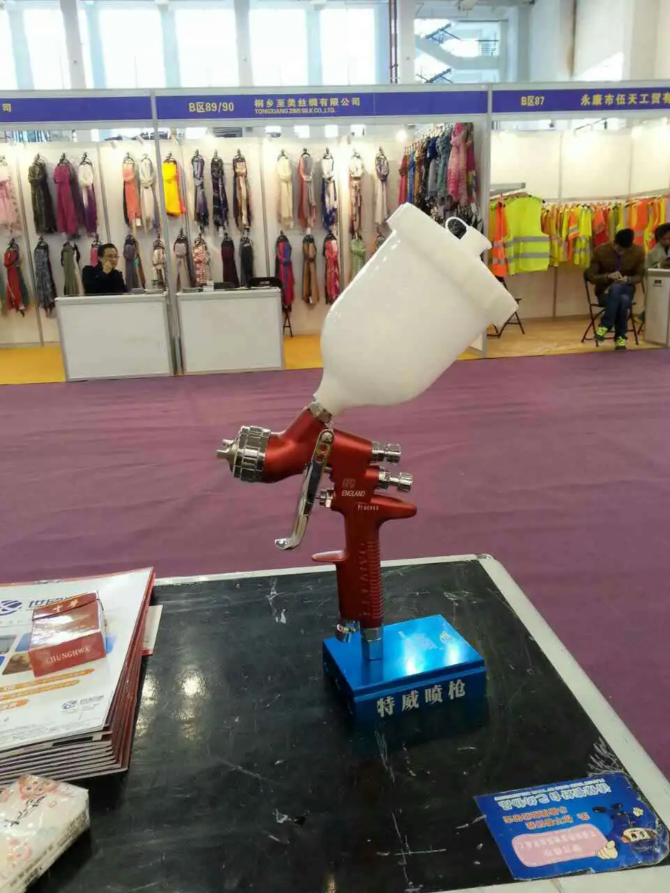 Save paint high efficiency Professional Experiences In automatic Tools Manufacturing spray gun  2k auto primer film finish paint