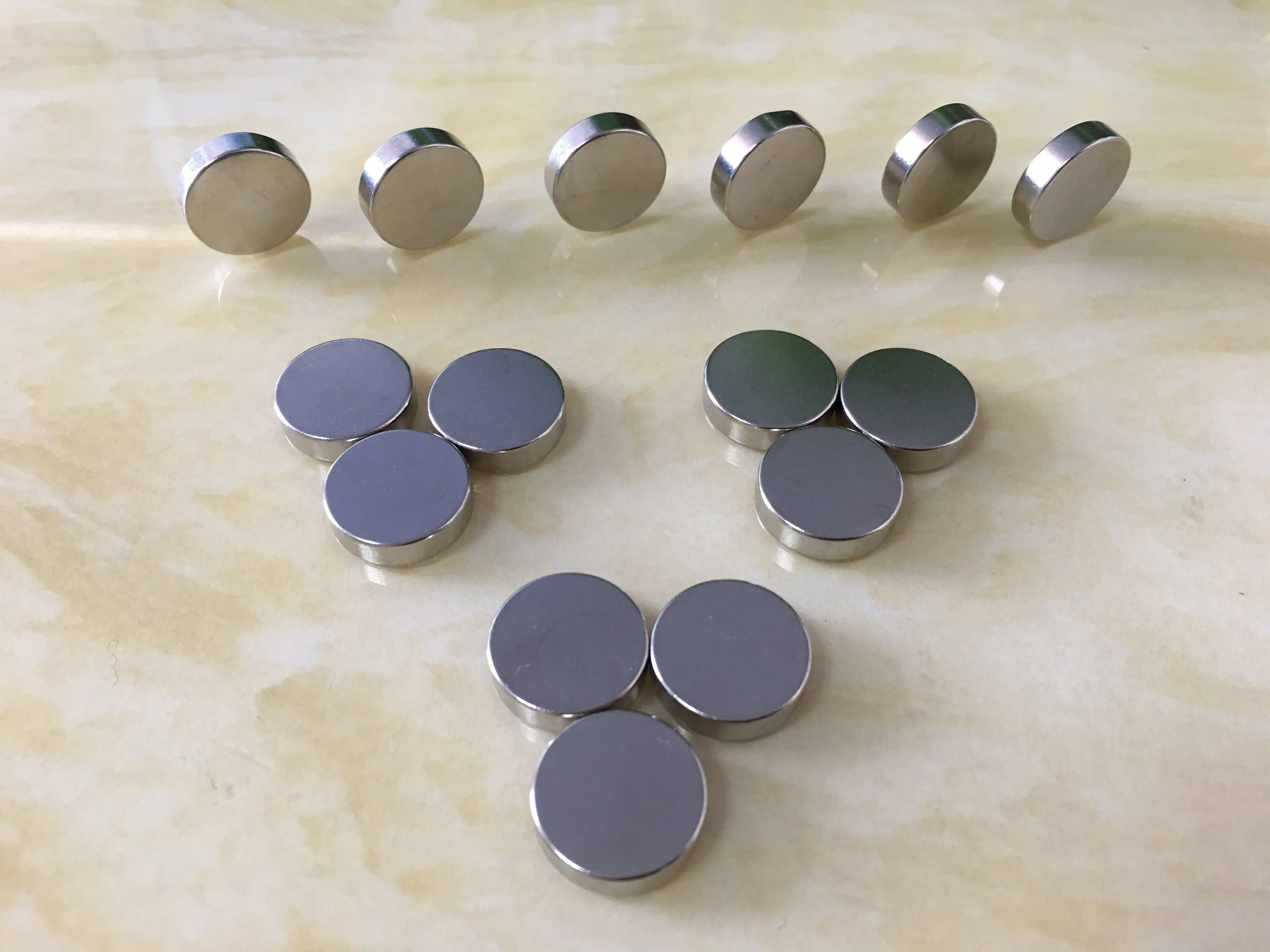 Ndfeb magnet toy gift box magnet acrylic display magnet manufacturers