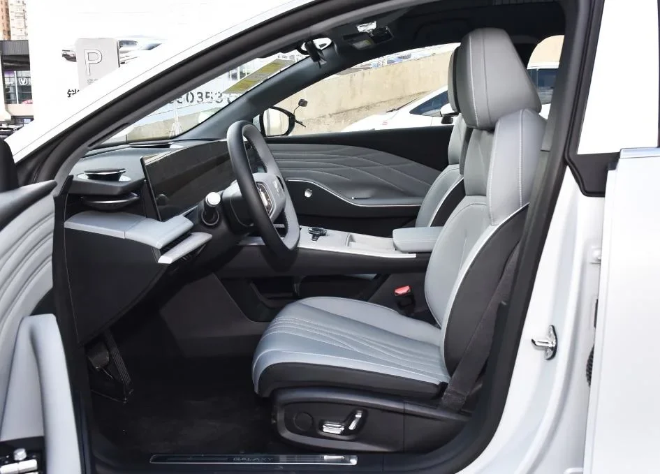 Geely Yinhe 2024 E8 272 HP Affordable Electric Car for Sale