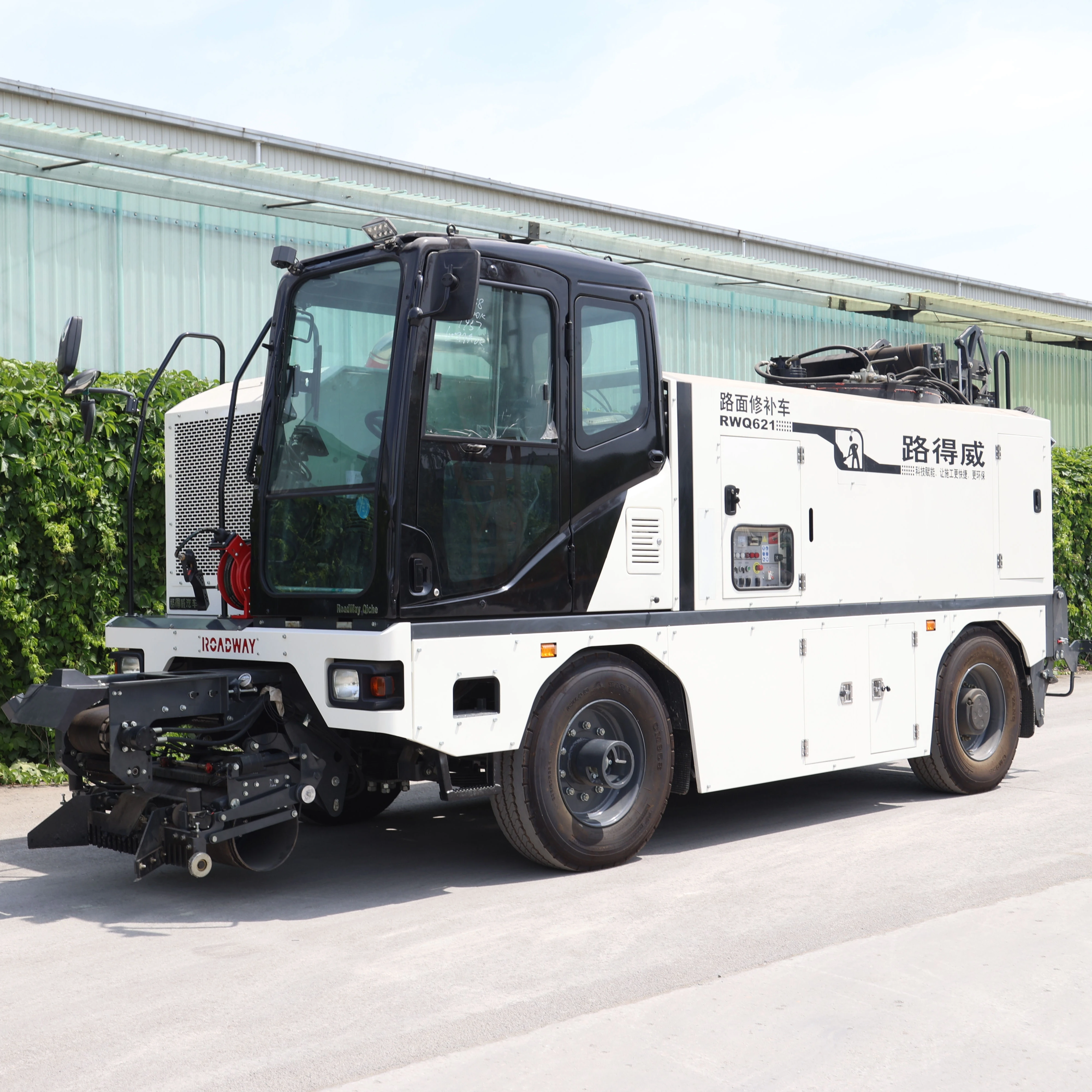Multi-Functional Road Pothole Patcher Truck With Good Service