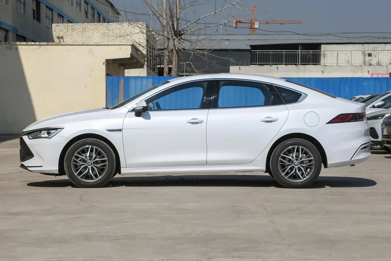 Лидер продаж в 2023 новые энергетические транспортные средства BYD Qin PLUS DM-i Champion Edition 55 км модель электромобиля