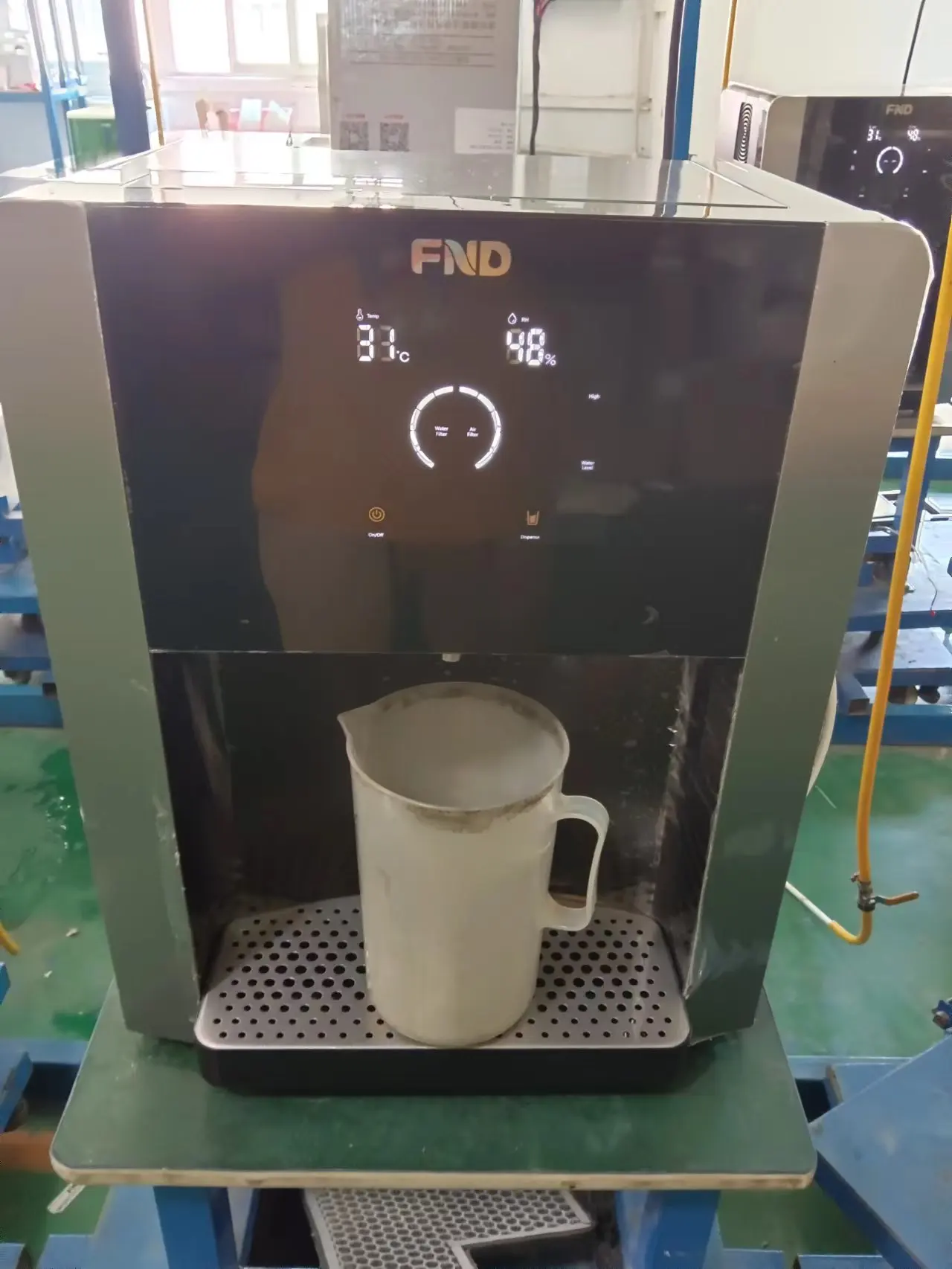 Small desktop air to water generator solar power compatible 10 Liters per day 25%~90%humidity