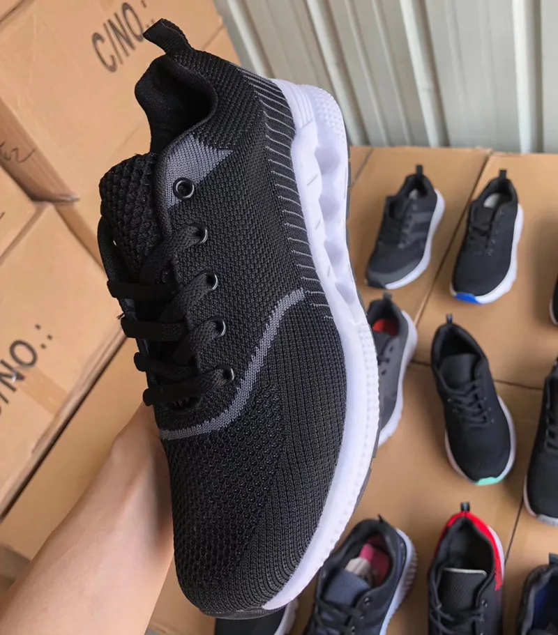 WZY Китай экспортирует большое количество мужской обуви в смешанном дизайне