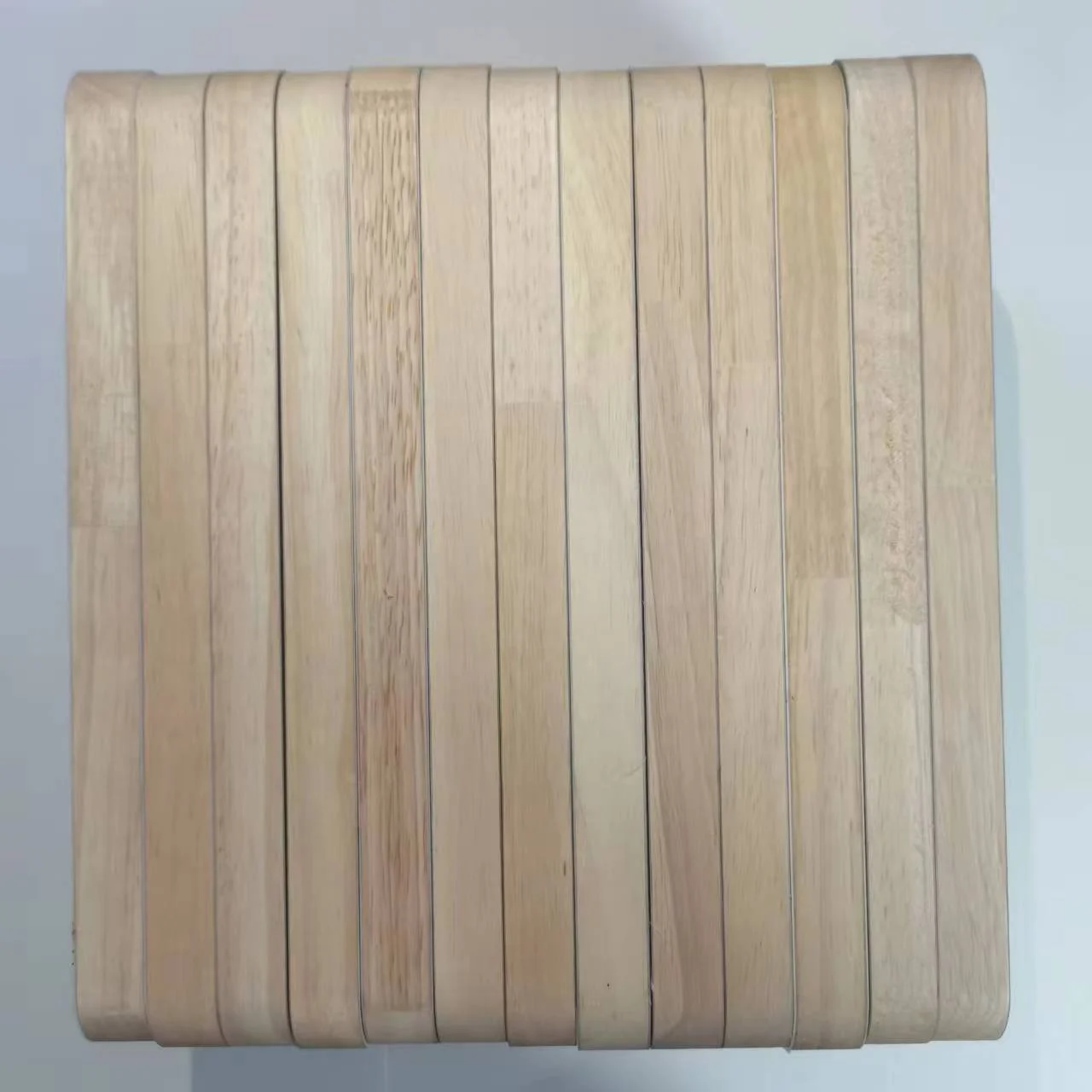 Moisture-Proof Easy Clean Rubber Wood Board Raw Panel with E2 Glue for Furniture and Building Finger Joint Design