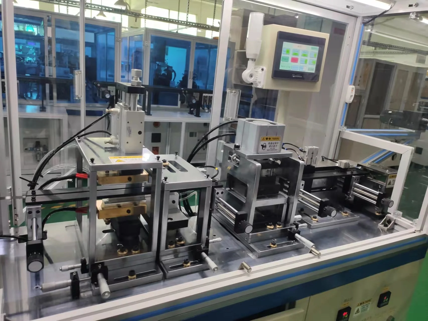 Формовочная машина для пластиковых