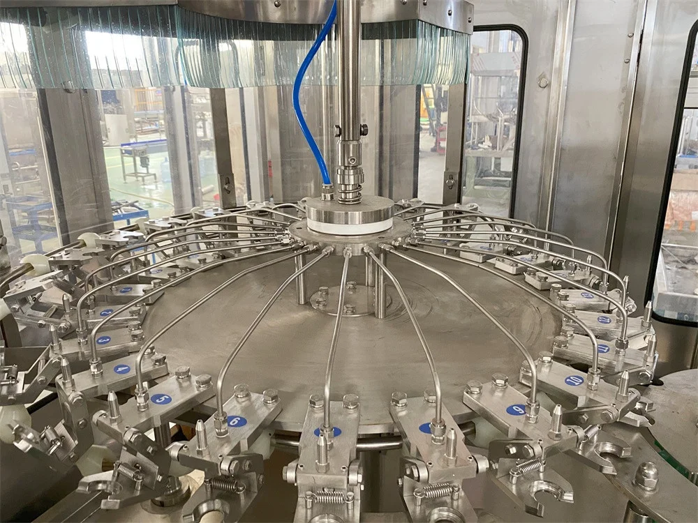 Производственная линия CO2 для производства газированных напитков машина розлива Ротационная Машина Для Розлива ПЭТ