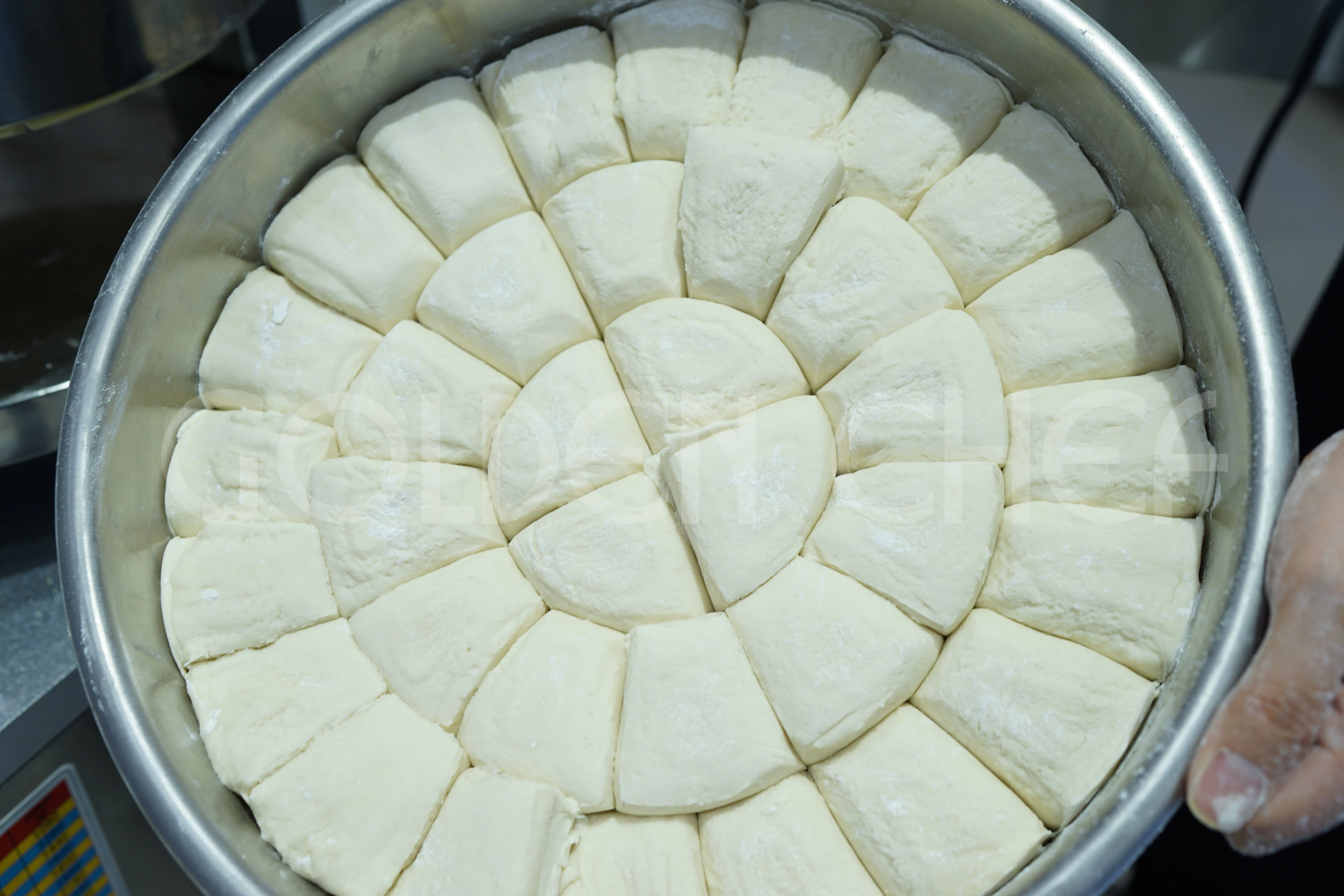 Factory Price Automatic Dough Divider Machine Industrial Dough Roller Machine for Sale