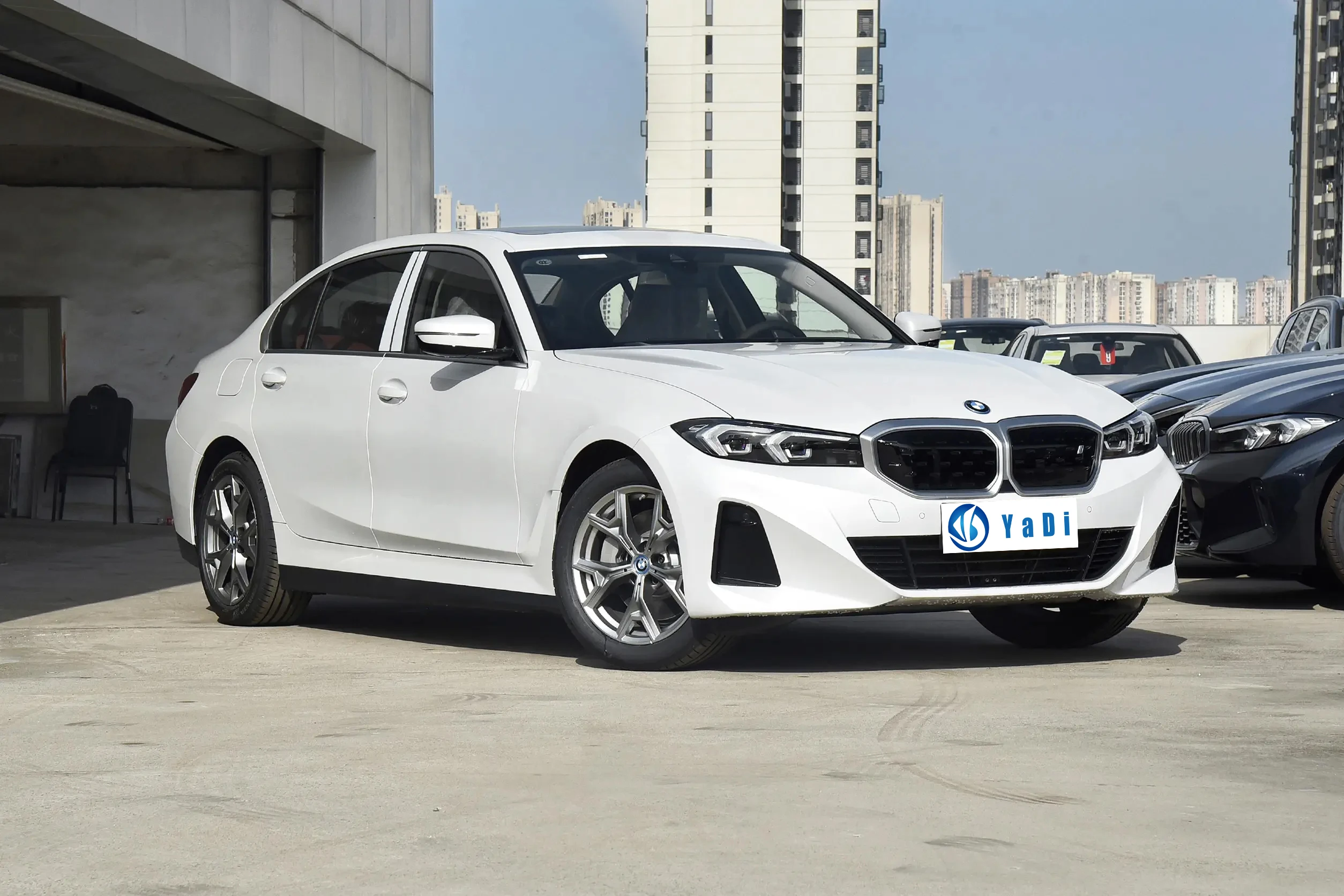 Good Performance Electric car 2024 for  i3 High Quality New Energy Car High-Speed 4-Door 5-Seat Electric Vehicle