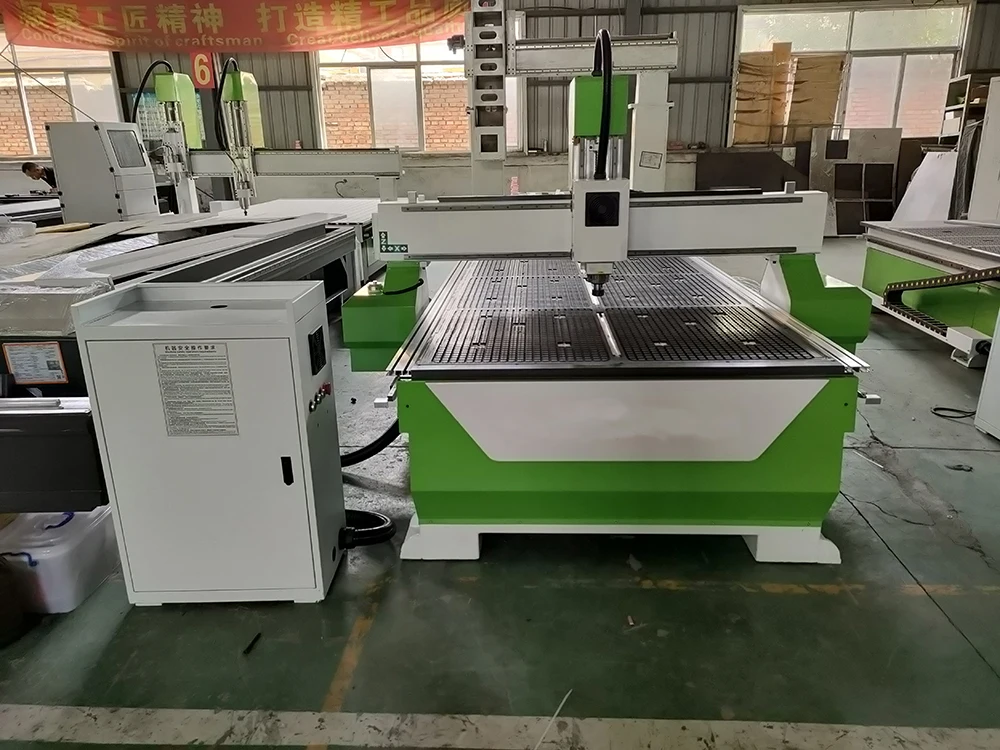 woodworking Panel Furniture Cutting Carving Wood Doors Kitchen 1325 CNC Cutting And Engraving Machine With Door Cutter