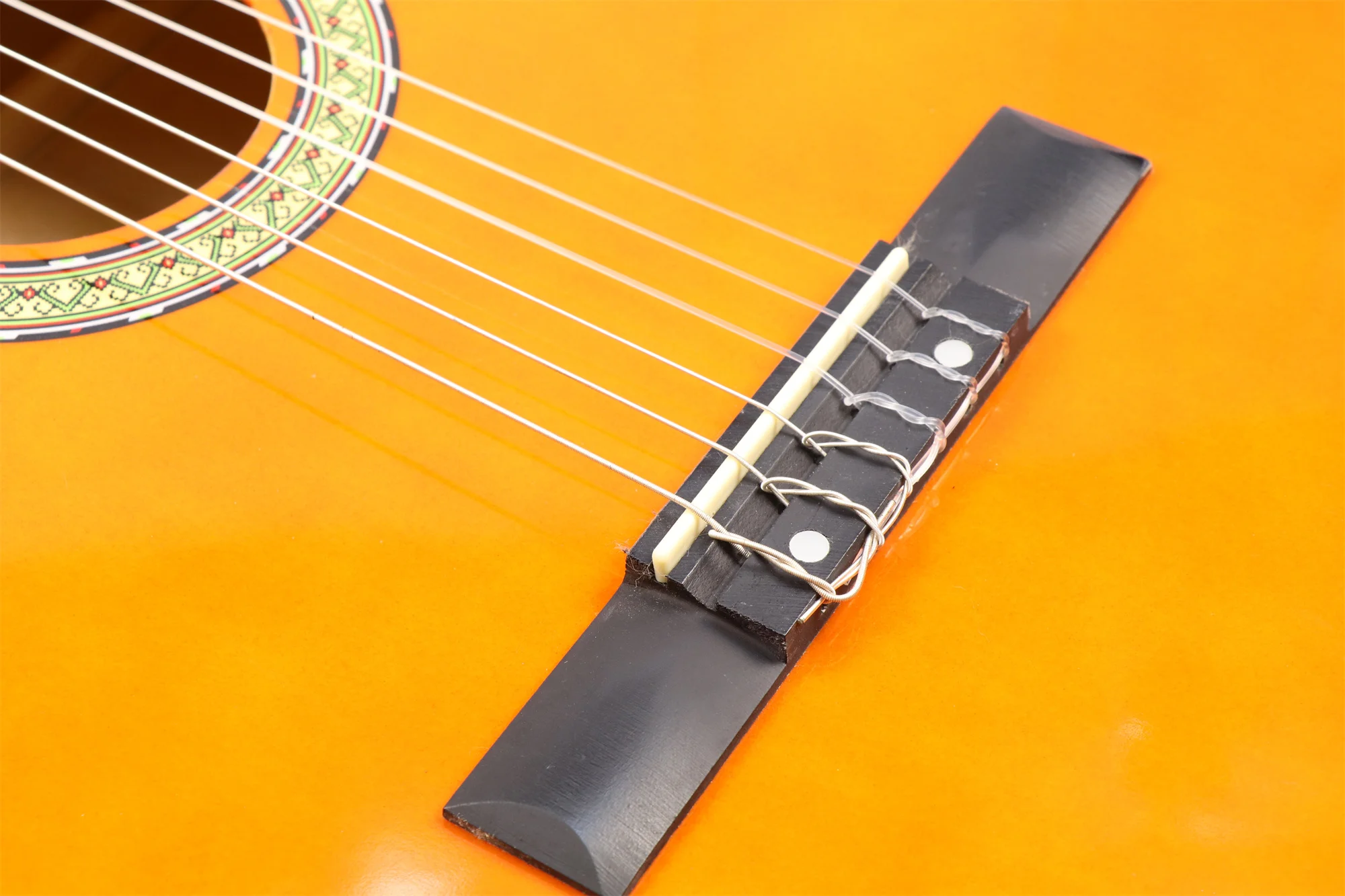 High-Quality  Affordable High-Gloss Solid Wood Acoustic Guitar For Beginners and Professionals