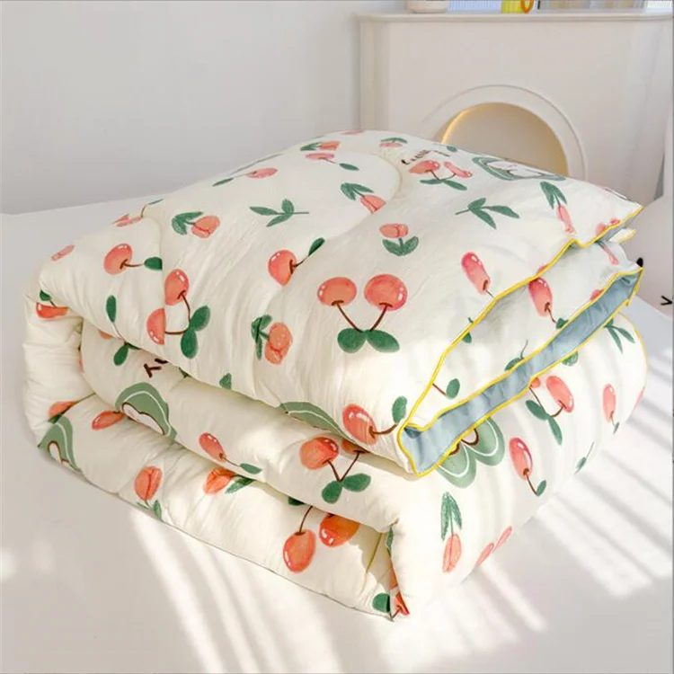 Wholesale 100% Polyester Cotton Quilt Sets Printed Knitted Dots Winter Quilt Cover Woven Skin Friendly Fabric Polyester Filling