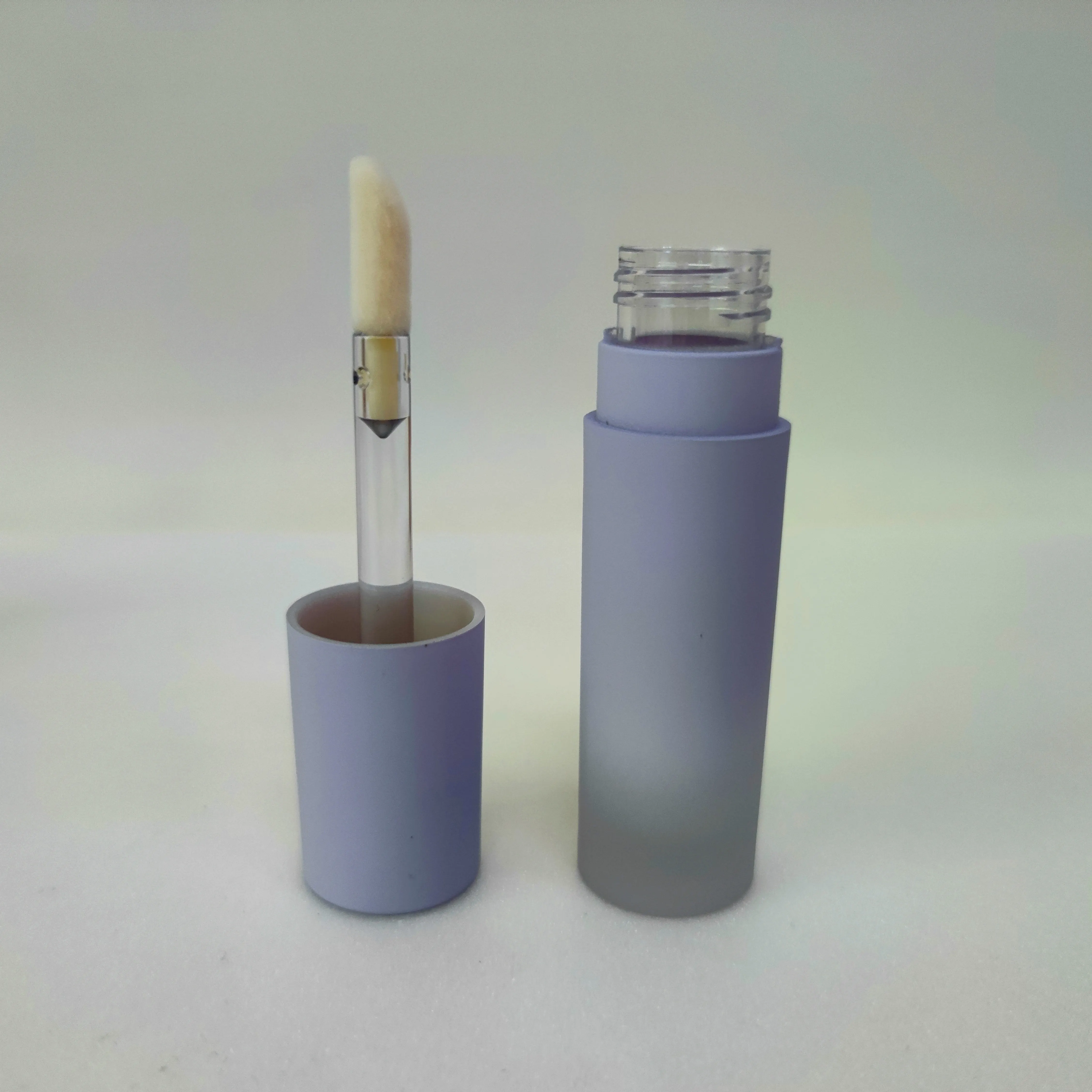 Round Concealer unique tube10ml luxury lip gloss empty tubes private label with big brush big wand Super big brush