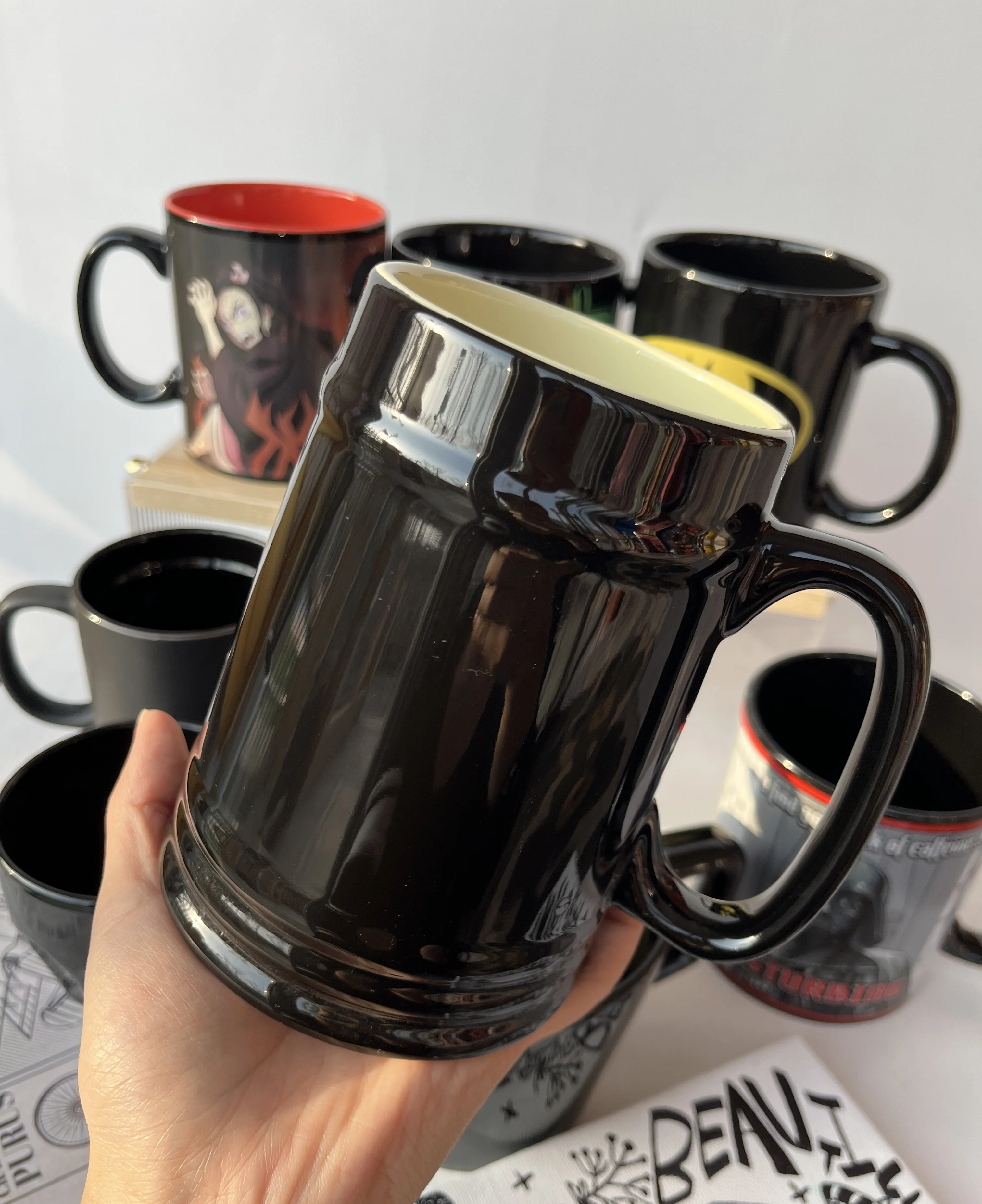 Solid Color Ceramic Mug with Customizable Cool and Sweet Cartoon Pattern for Coffee