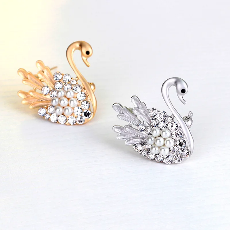 Eco Friendly Fashion Rhinestone Little Swan Car Decoration Luxury Air Car Perfum Clip Diamond Perfume