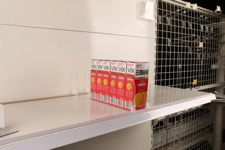 120mm Height plastic cosmetic shelf dividers with two clips and without front stopper