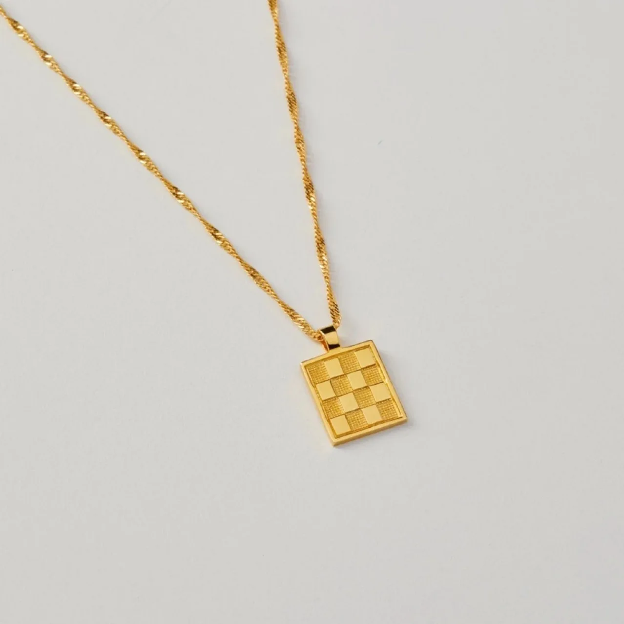 Wholesale Fashion Square Checkerboard Pendant Necklace Jewelry 18K Gold Stainless Steel Jewelry Necklace Women
