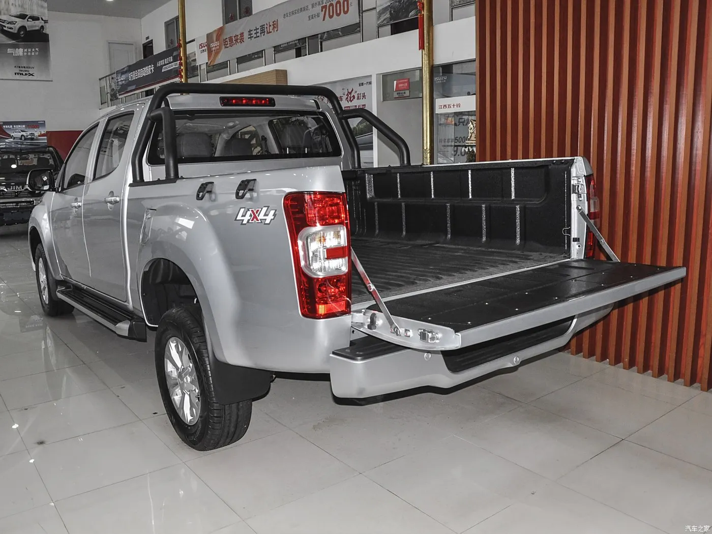 JIANGXI ISUZU RUIMAI EURO 6 PIKCUP TRUCK 2.8T 120 HP L4 front-rear-drive diesel Mini Trucks made in china