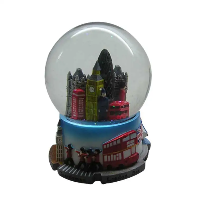 Hot Sale Factory Price Resin Craft Wedding Souvenirs Gifts glass glitter water ball 6.5cm 8cm Resin Glass Water Snow Globe