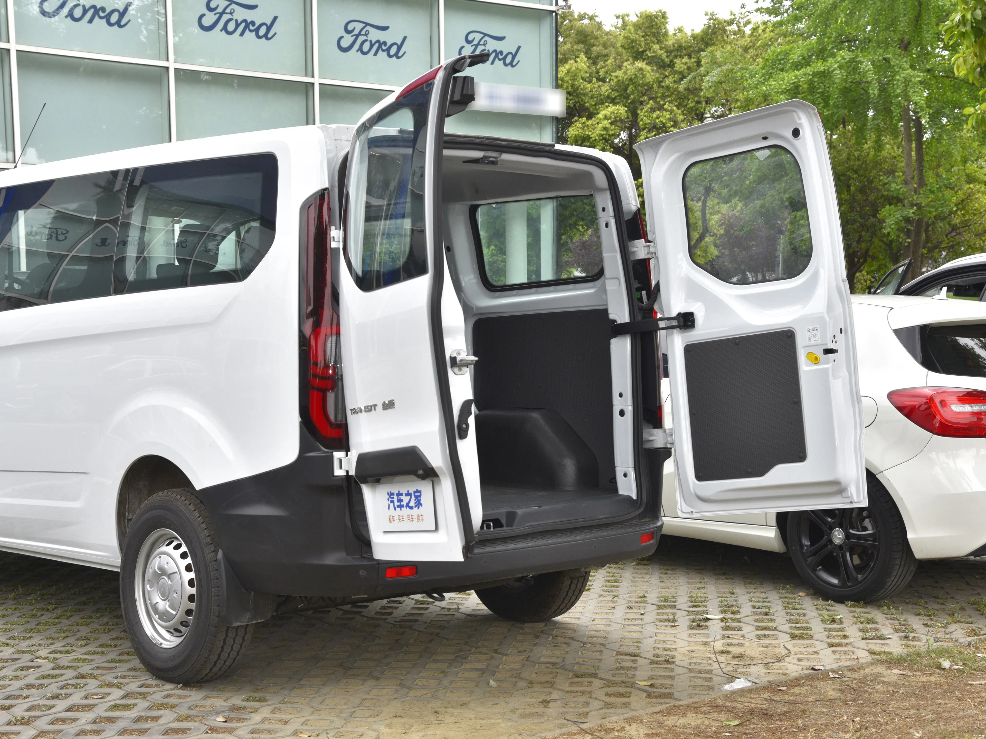 JMC Transit 2023 2 0 т Многофункциональный ручной пассажирский фургон дизельный LHD для продажи мини-camion alibaba китайский