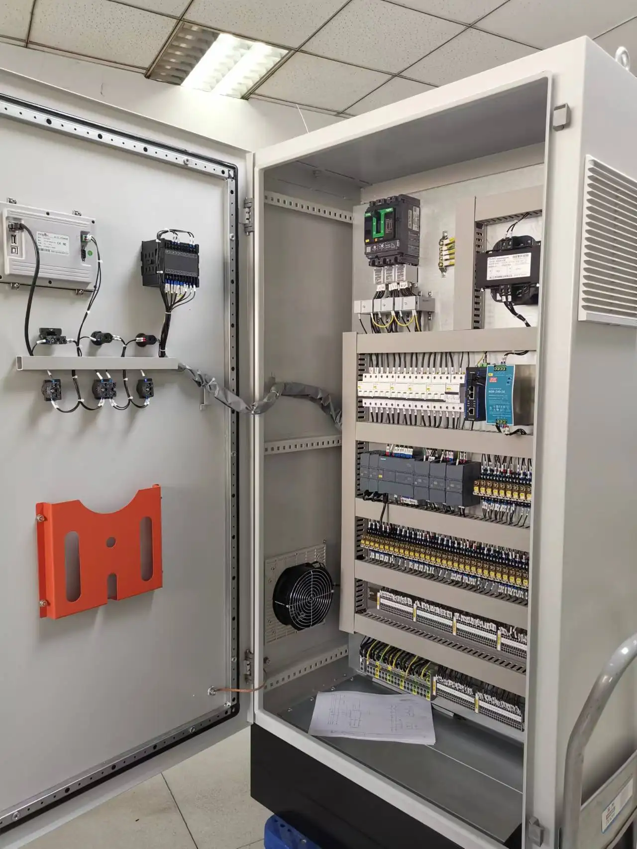 MCC Low Voltage 3 Phase distribution board panel 220v ATS Dual power automatic conversion electrical control panel cabinet